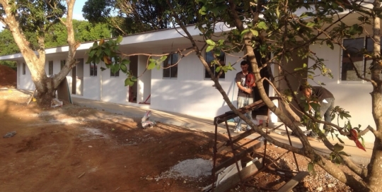 Hidro China. Trabajos de fabricación, suministro y colocación de ventanas en Aluminio